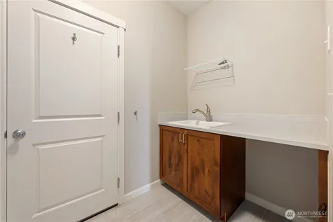 472 Sunny Brooke Lane Chelan WA 98816