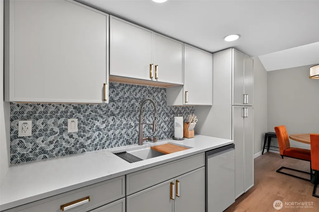 1220 6th Avenue S Edmonds WA 98020