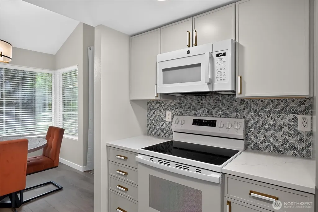 1220 6th Avenue S Edmonds WA 98020