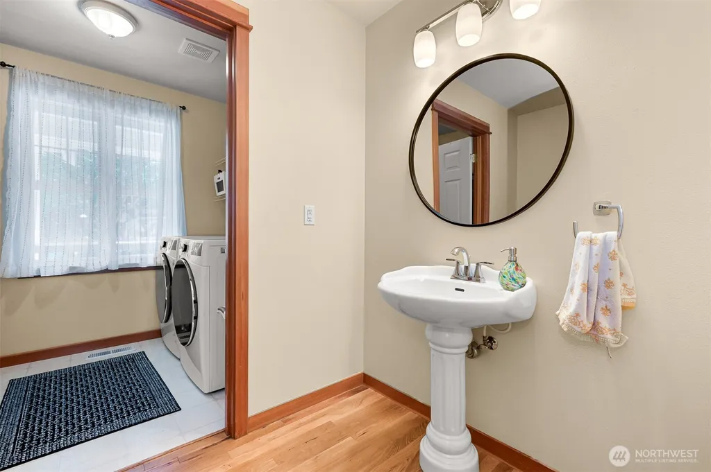 4821 Lookout Avenue Bellingham WA 98229