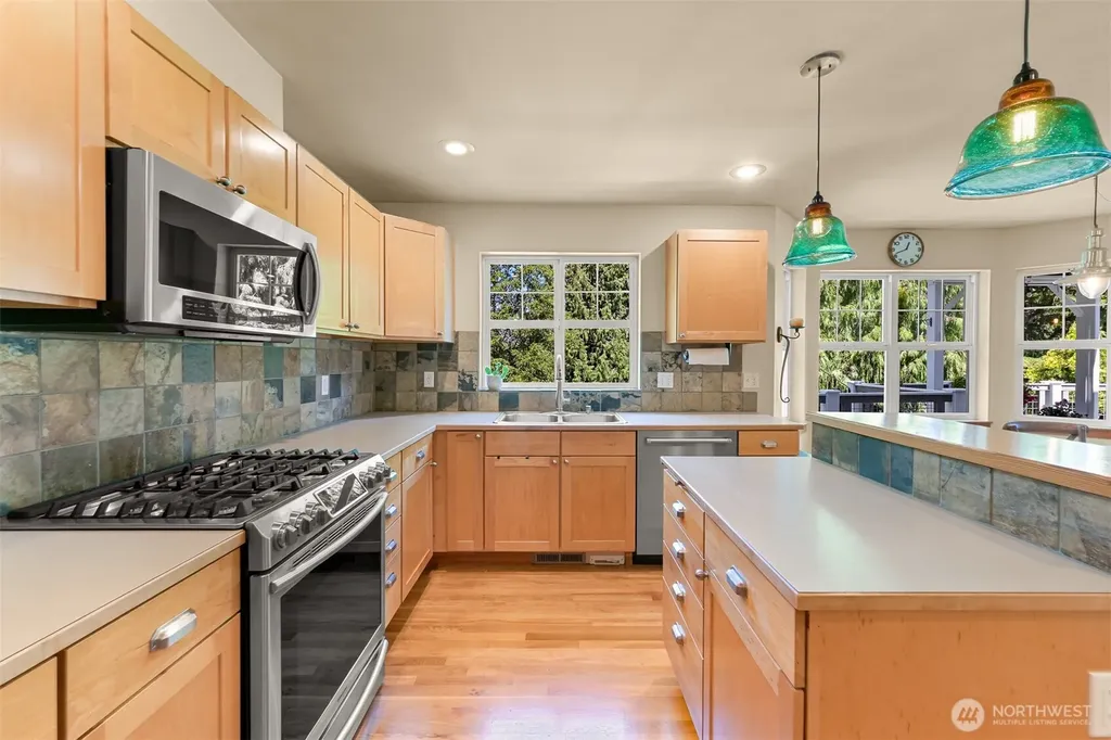 4821 Lookout Avenue Bellingham WA 98229