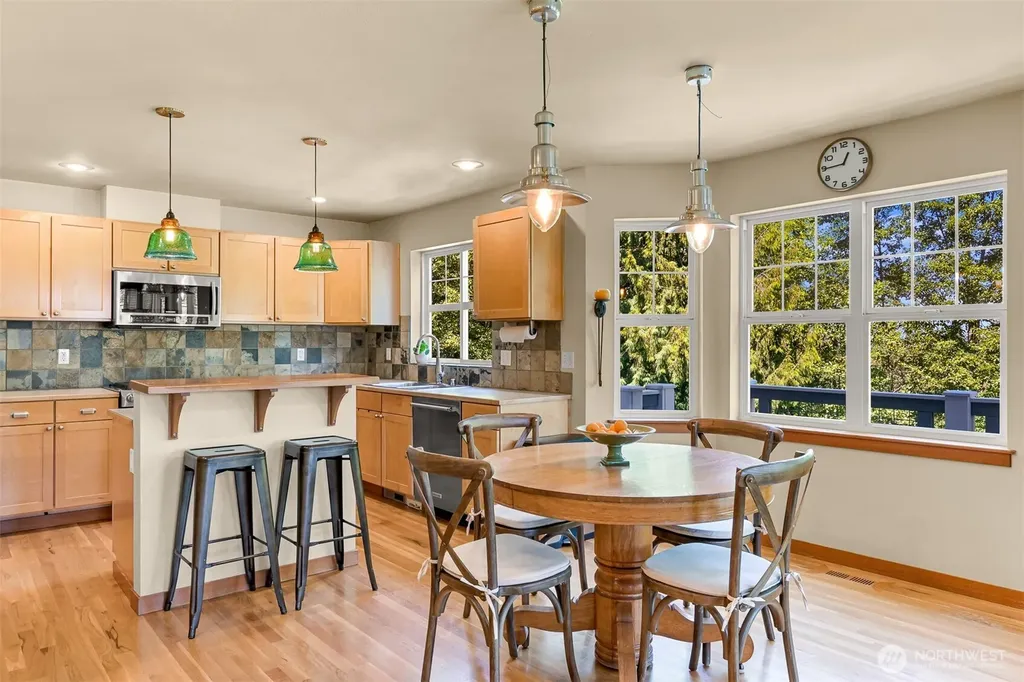 4821 Lookout Avenue Bellingham WA 98229