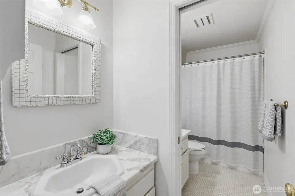 22716 NE 25th Way Sammamish WA 98074