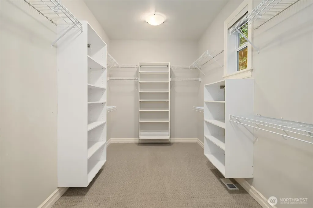 254 259th Place NE Sammamish WA 98074