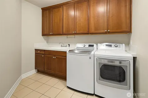 254 259th Place NE Sammamish WA 98074