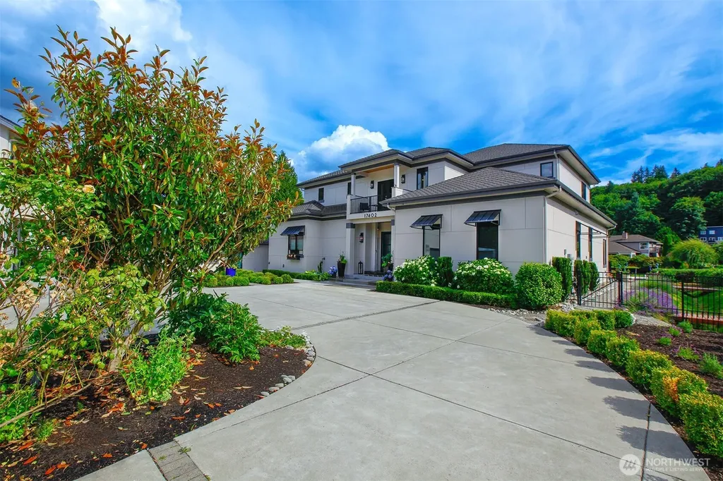17402 83rd Court NE Kenmore WA 98028