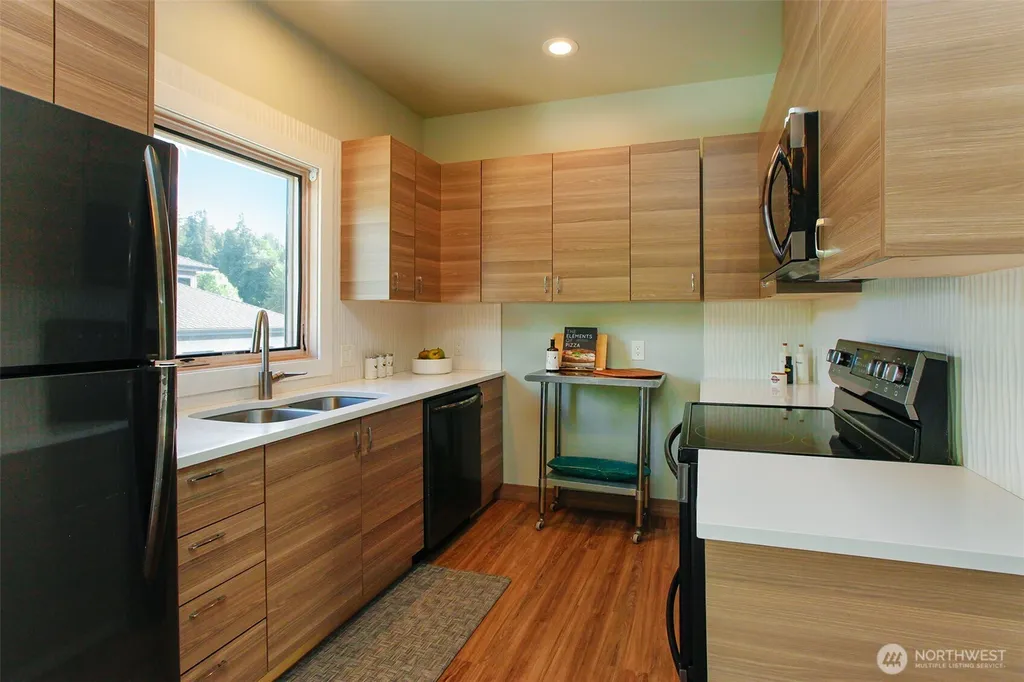 17402 83rd Court NE Kenmore WA 98028