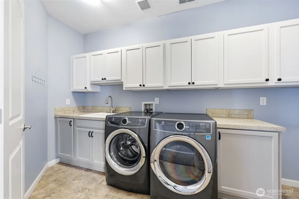 16719 140th Avenue E Puyallup WA 98374