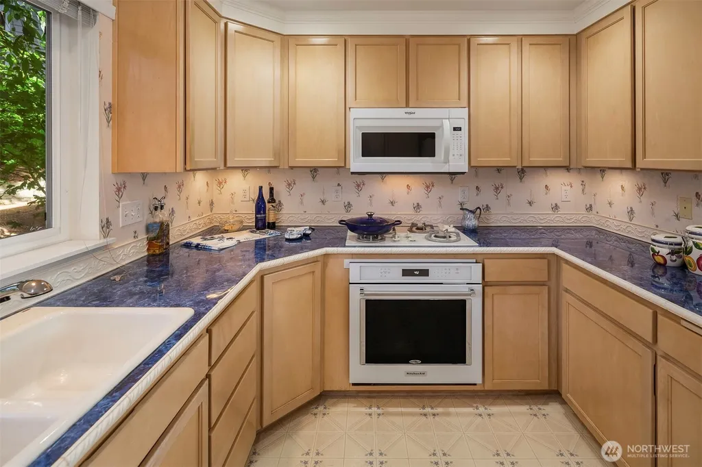 8221 W 53rd Avenue W Mukilteo WA 98275