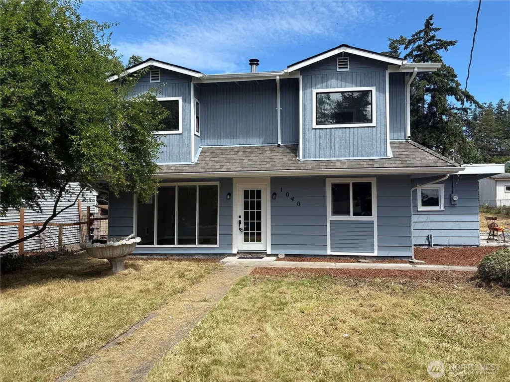 1040 W Shady Lane Oak Harbor WA 98277