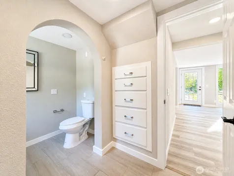 1040 W Shady Lane Oak Harbor WA 98277