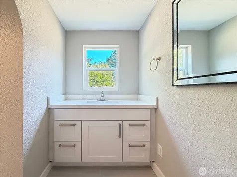 1040 W Shady Lane Oak Harbor WA 98277