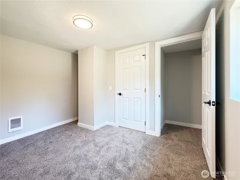 1040 W Shady Lane Oak Harbor WA 98277