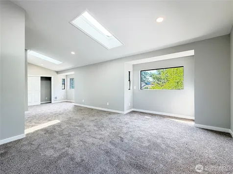 1040 W Shady Lane Oak Harbor WA 98277