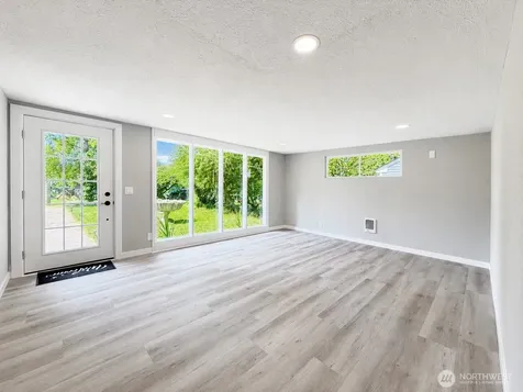 1040 W Shady Lane Oak Harbor WA 98277