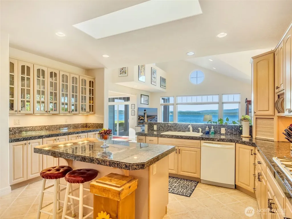 18114 Sandridge Road Long Beach WA 98631