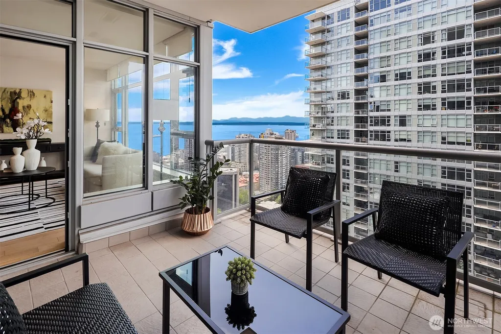 588 Bell Street Seattle WA 98121