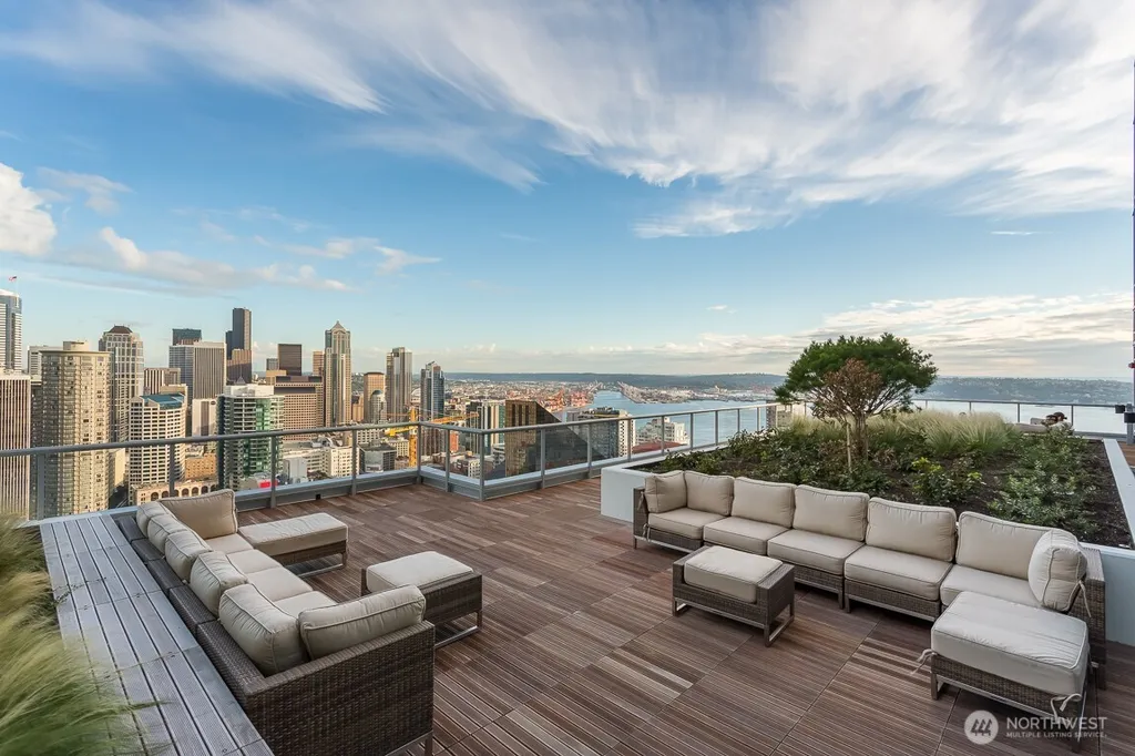 588 Bell Street Seattle WA 98121