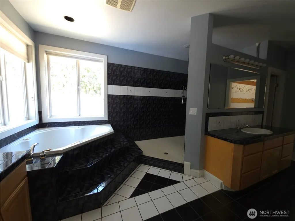 5015 81st Street SW Lakewood WA 98499