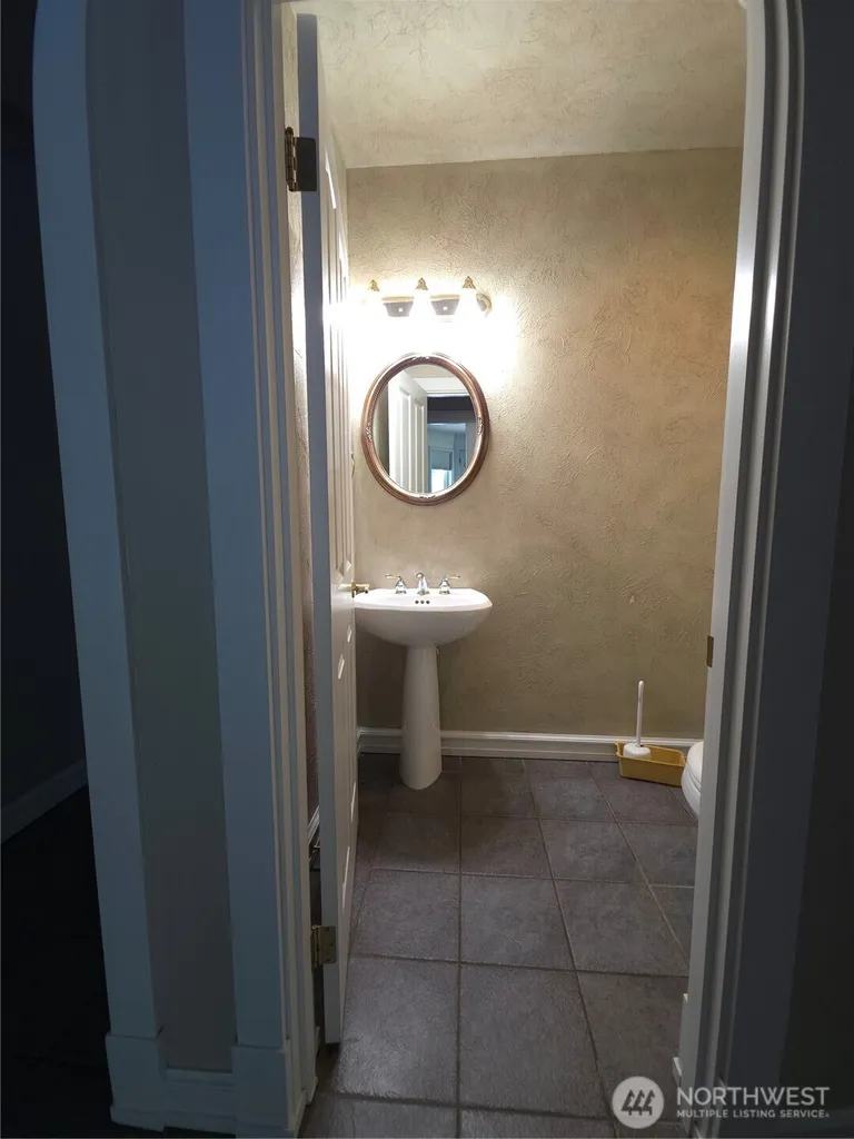 5015 81st Street SW Lakewood WA 98499