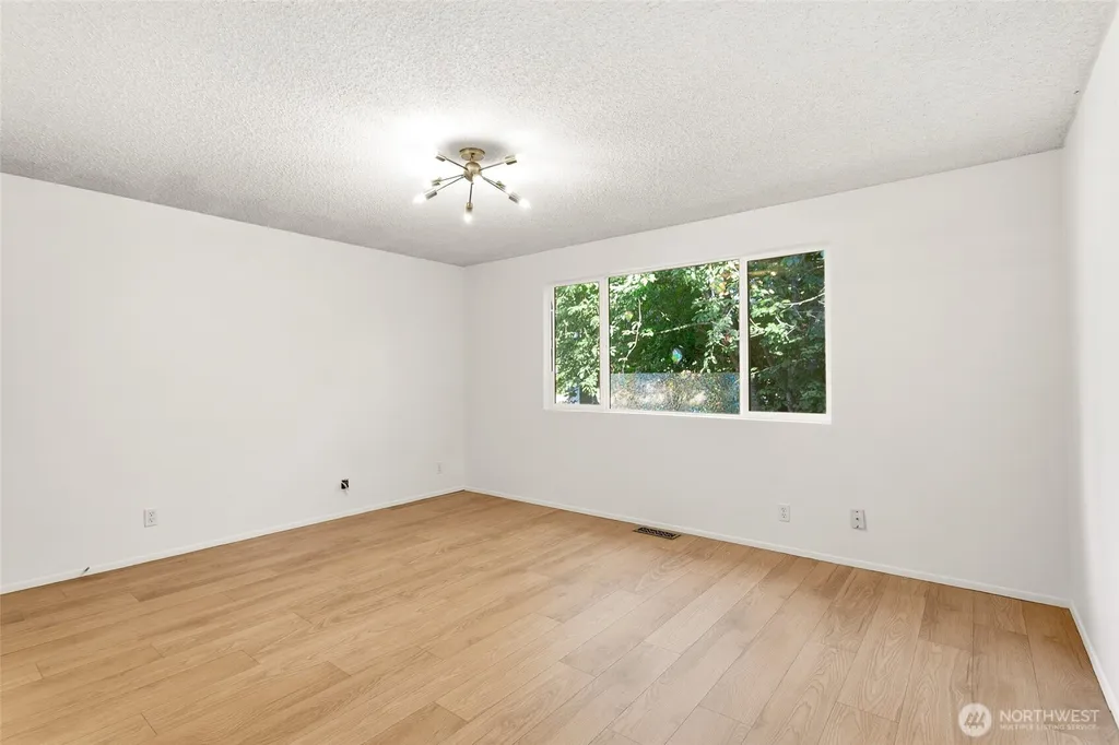 30807 26th Avenue SW Federal Way WA 98023