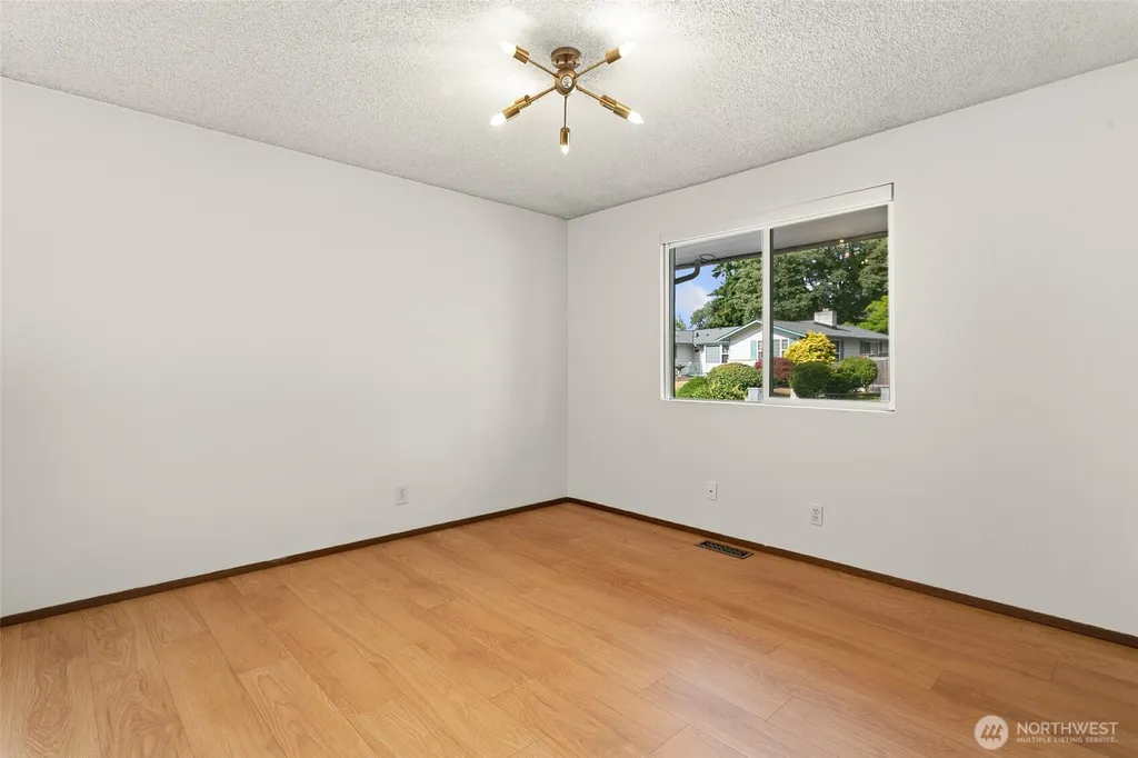 30807 26th Avenue SW Federal Way WA 98023