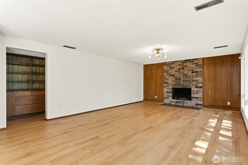 30807 26th Avenue SW Federal Way WA 98023