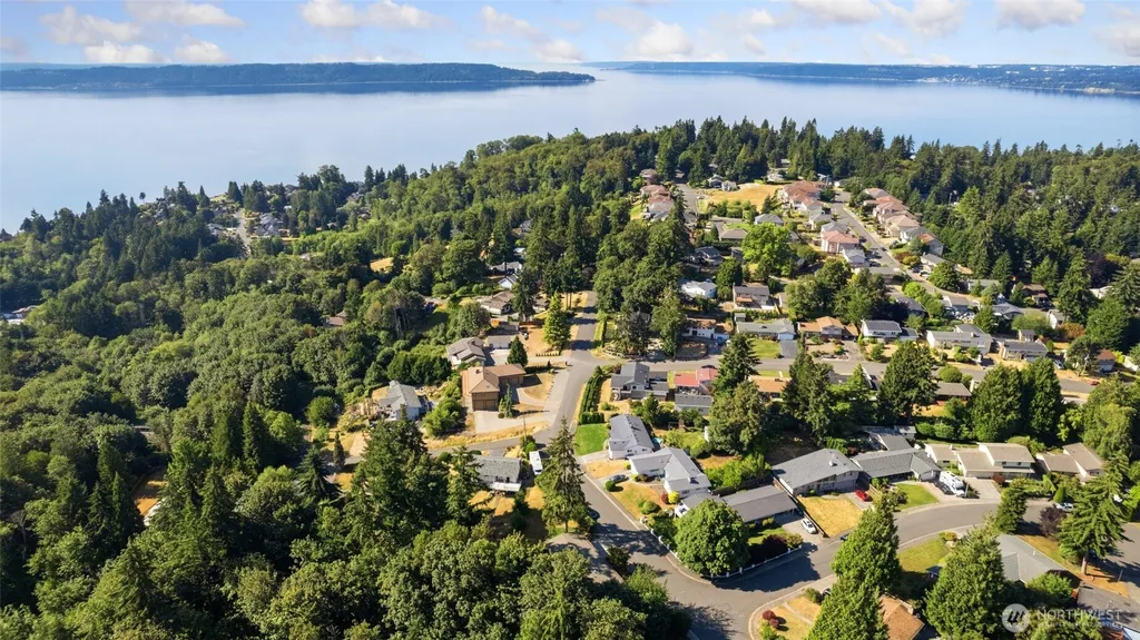 30807 26th Avenue SW Federal Way WA 98023