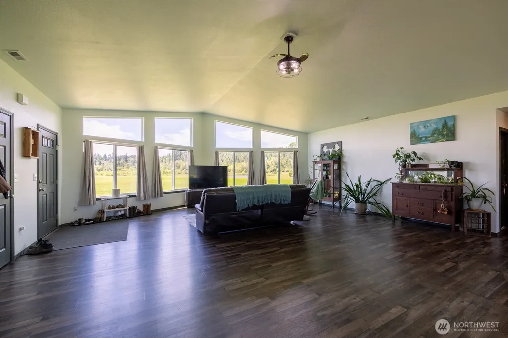 125 Apple Tree Lane Onalaska WA 98570