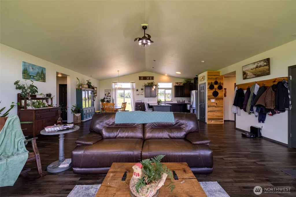 125 Apple Tree Lane Onalaska WA 98570