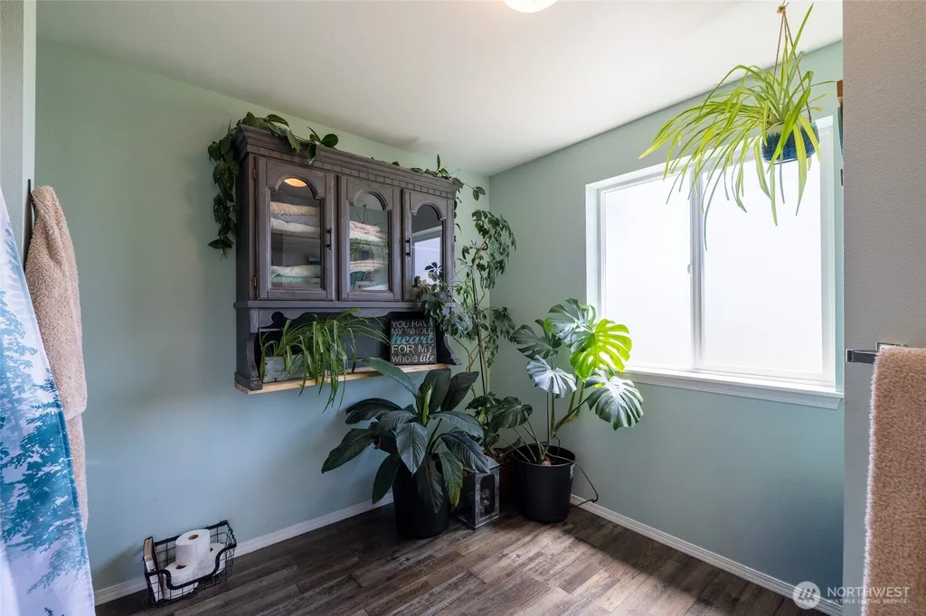 125 Apple Tree Lane Onalaska WA 98570
