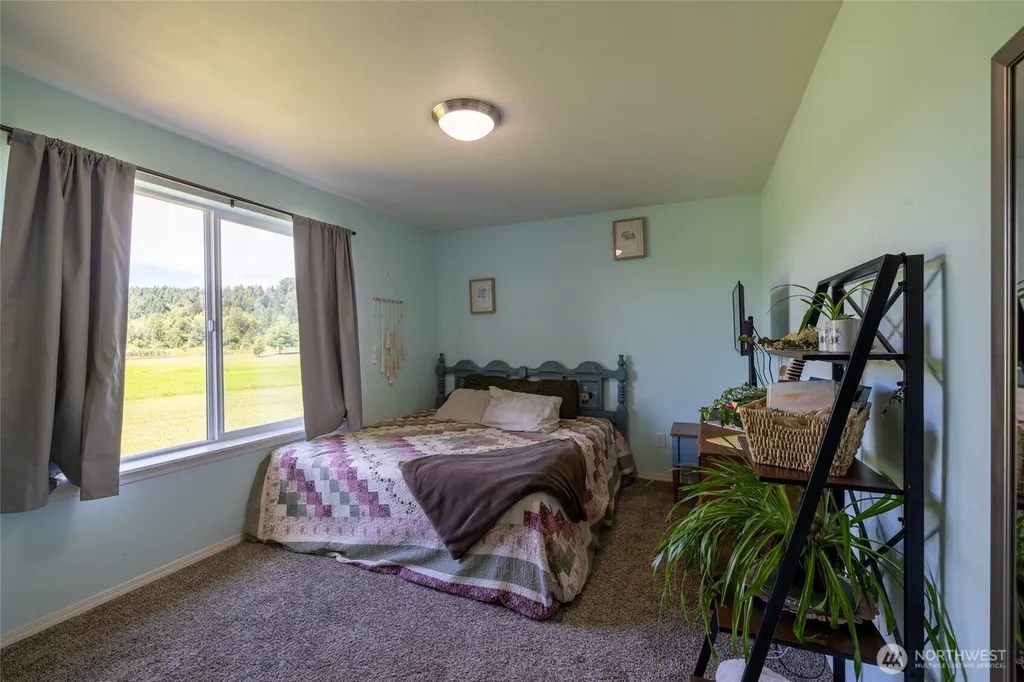 125 Apple Tree Lane Onalaska WA 98570