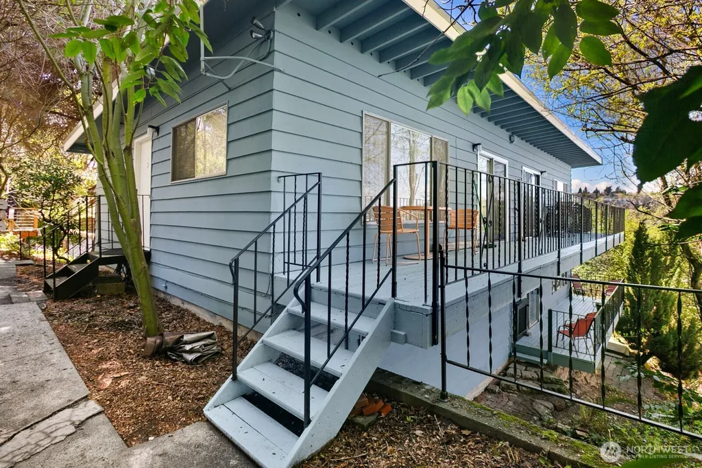 3438 14th Avenue W Seattle WA 98119