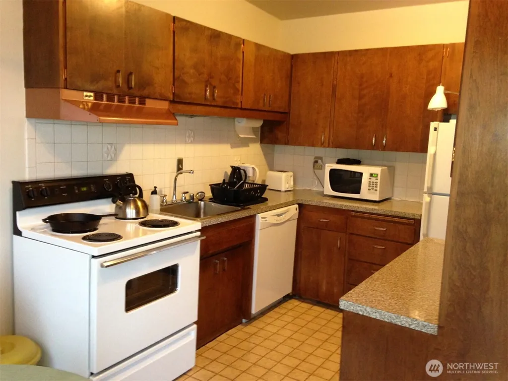 3438 14th Avenue W Seattle WA 98119