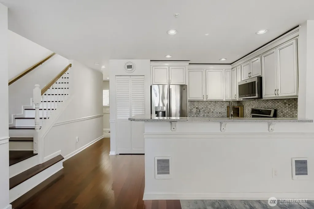 6628 S 238th Place Kent WA 98032