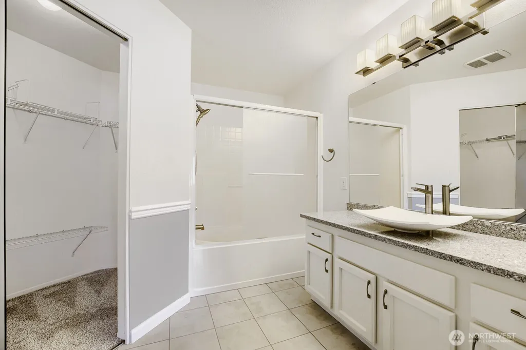 6628 S 238th Place Kent WA 98032