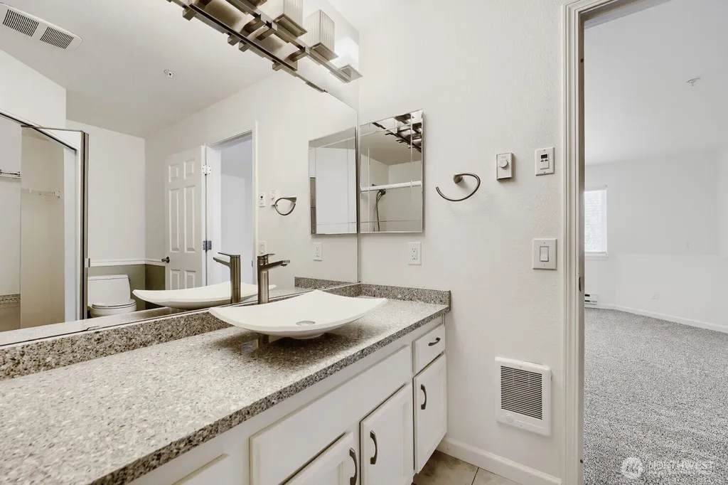 6628 S 238th Place Kent WA 98032