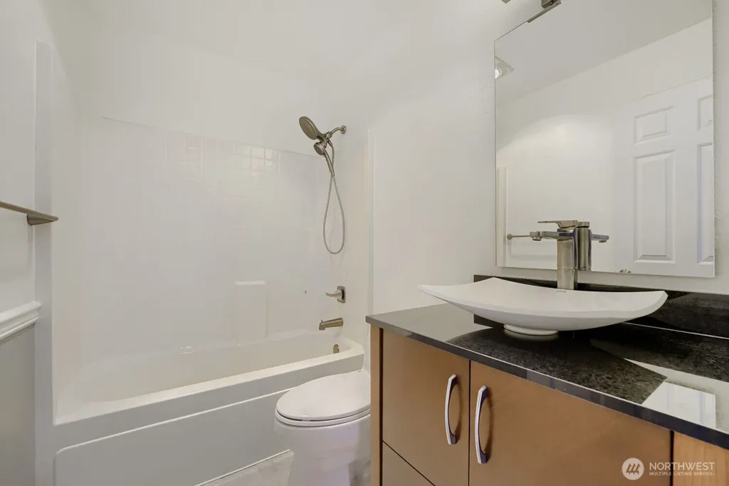 6628 S 238th Place Kent WA 98032