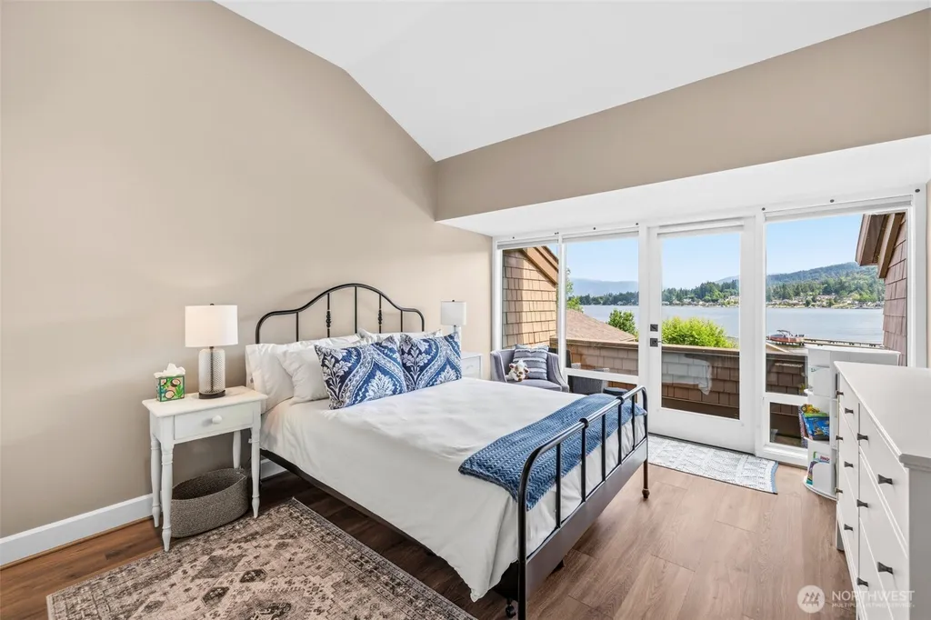 3110 W Lake Sammamish Pkwy SE Bellevue WA 98008