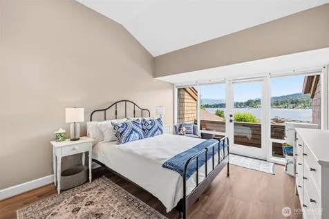3110 W Lake Sammamish Pkwy SE Bellevue WA 98008