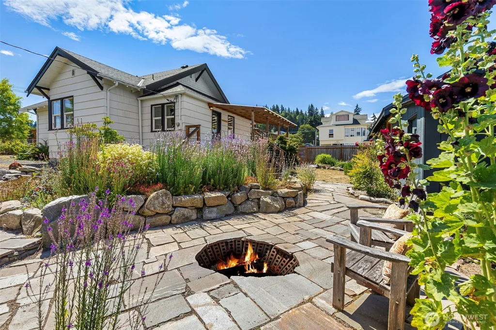 322 S Jones Street Port Angeles WA 98362