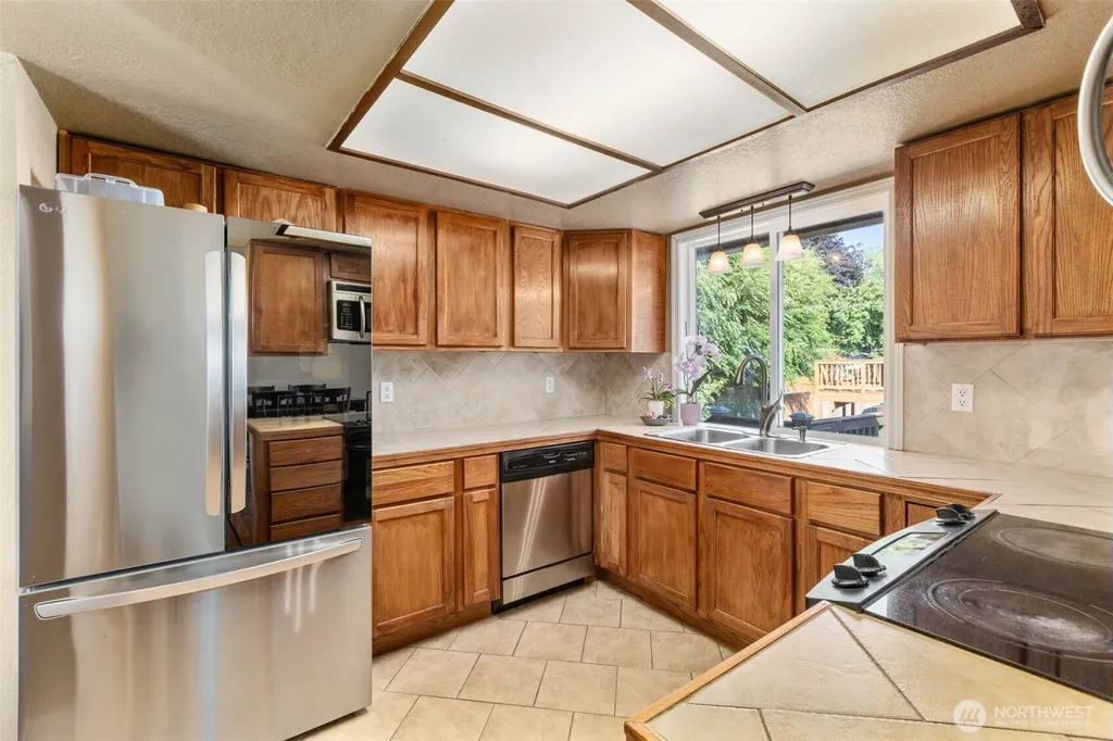 3335 Centennial Way NE Tacoma WA 98422