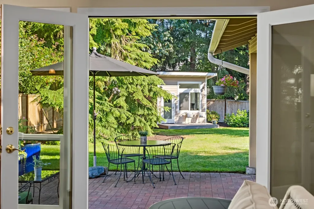 16537 SE 45th Place Bellevue WA 98006