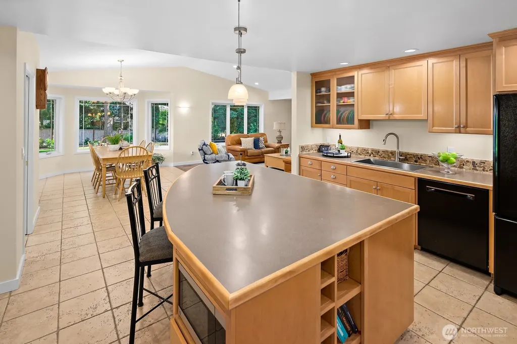 16537 SE 45th Place Bellevue WA 98006