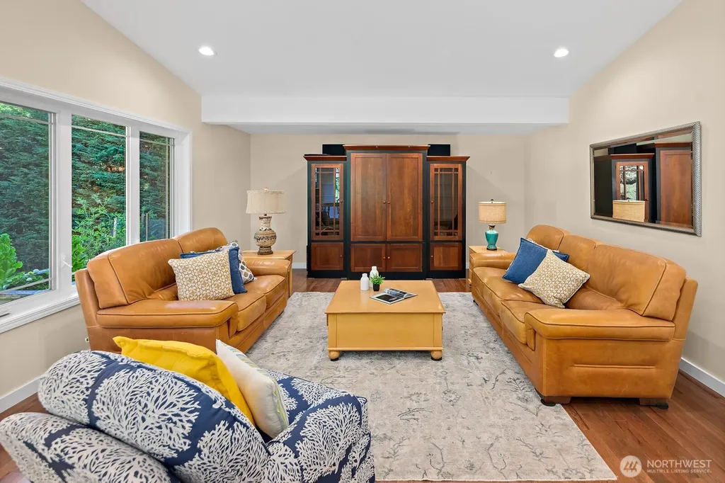 16537 SE 45th Place Bellevue WA 98006