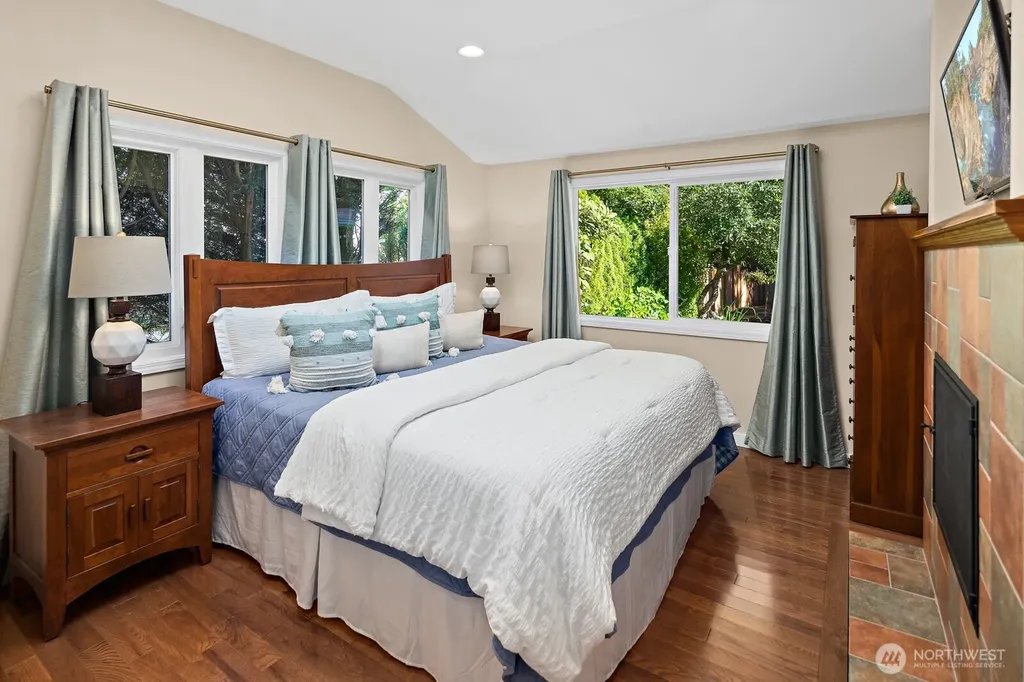 16537 SE 45th Place Bellevue WA 98006