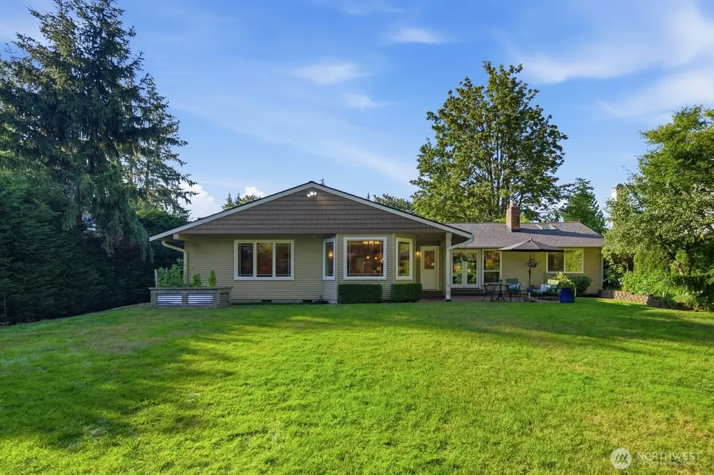 16537 SE 45th Place Bellevue WA 98006