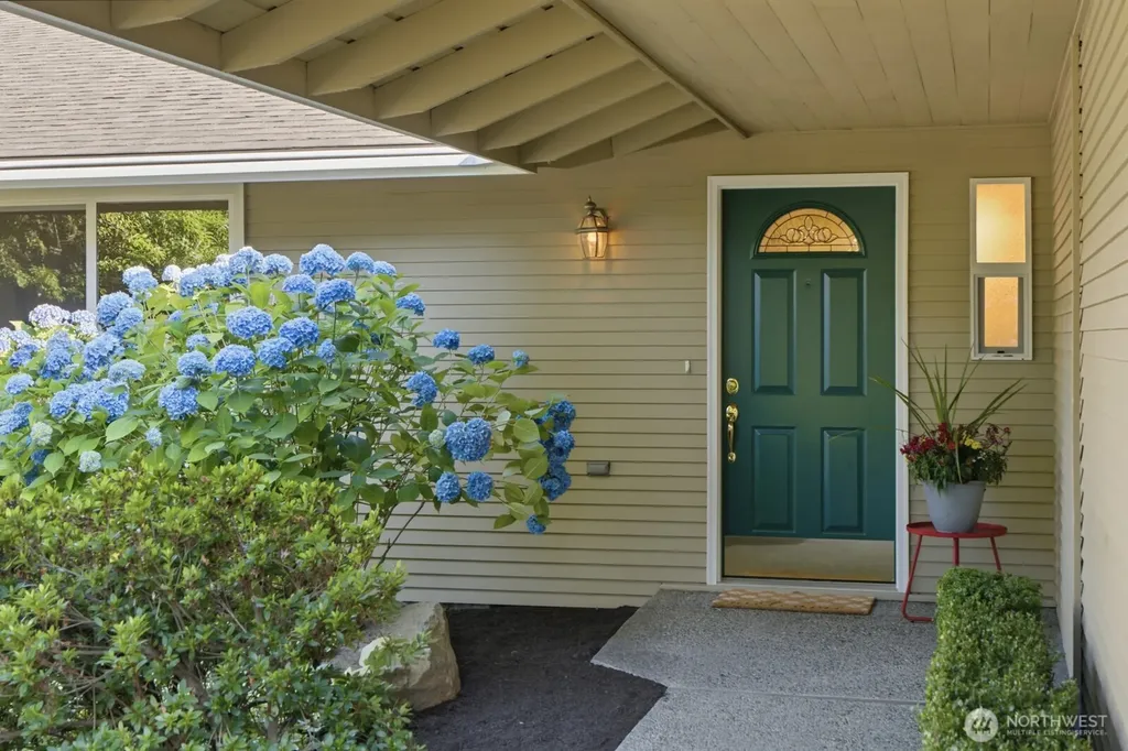 16537 SE 45th Place Bellevue WA 98006
