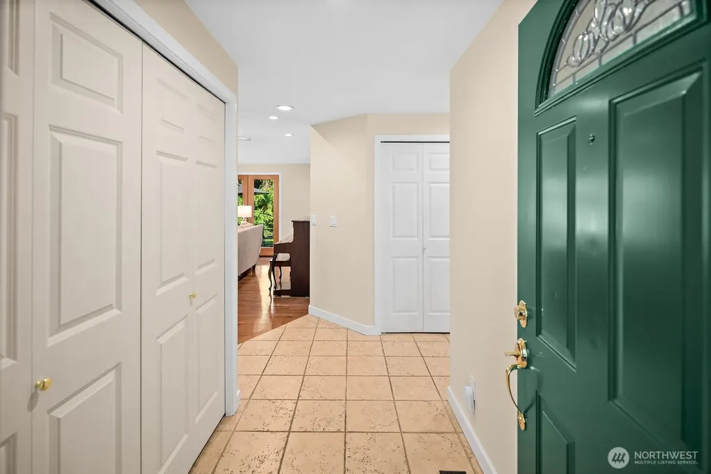 16537 SE 45th Place Bellevue WA 98006