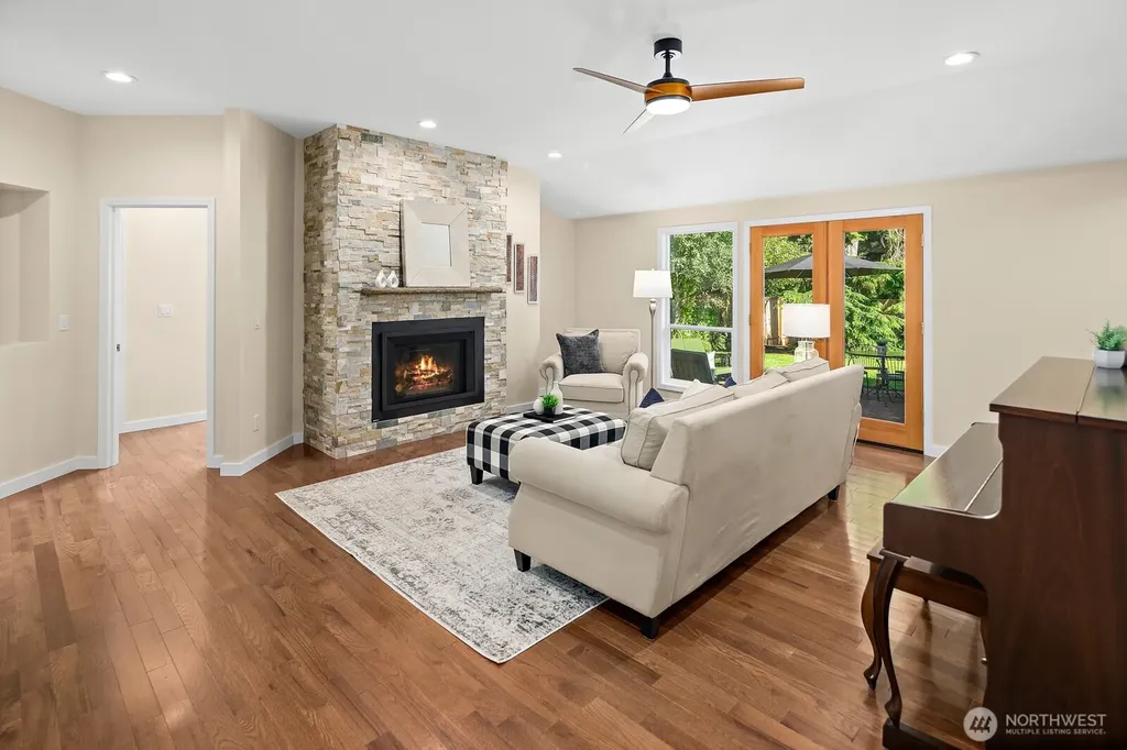 16537 SE 45th Place Bellevue WA 98006